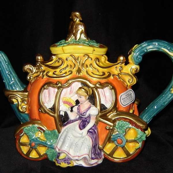Gabi & Diana's Tea Thyme Podcast Artwork Image